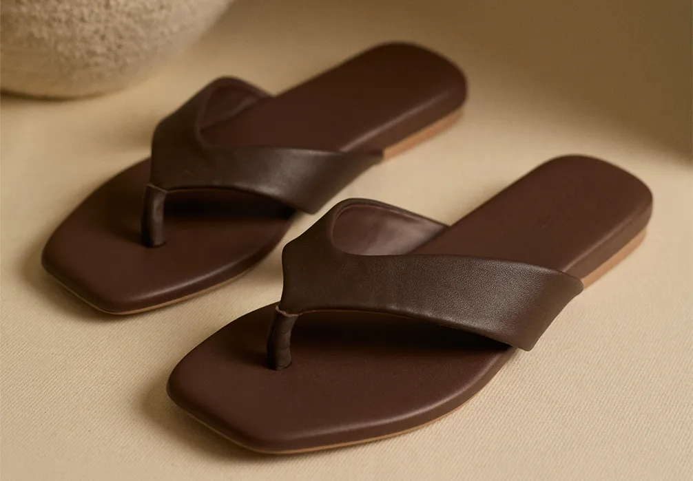 Discover our collection of women’s accessories…