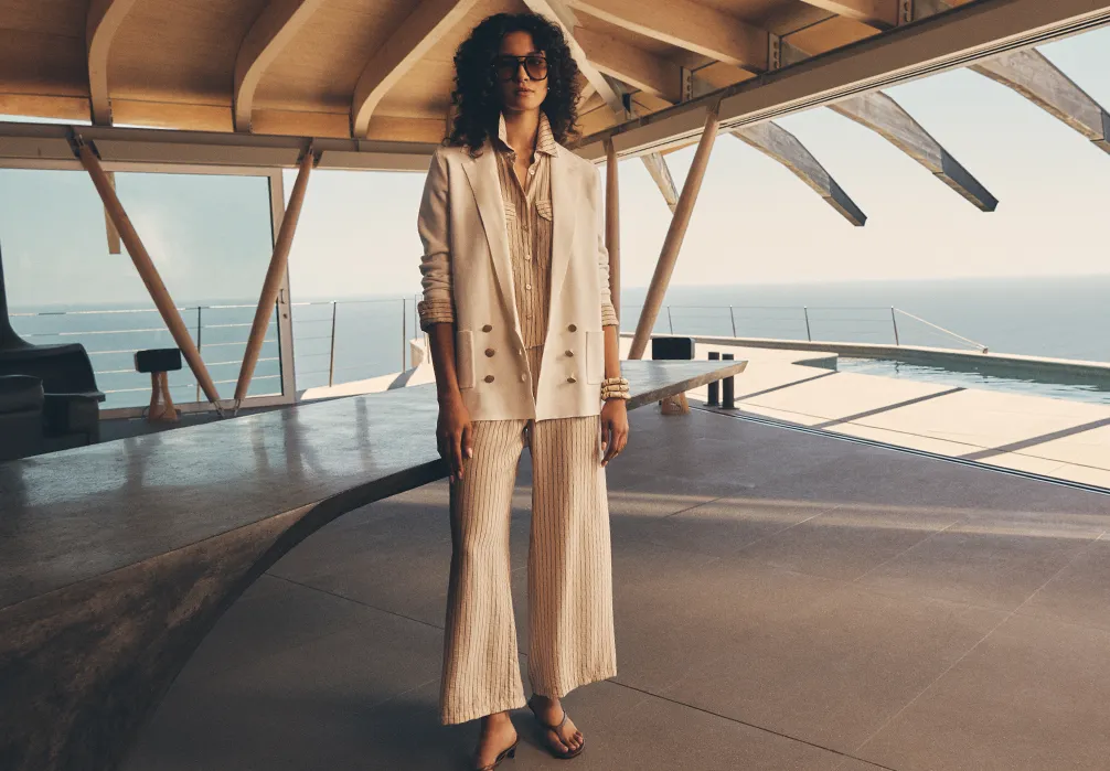 Discover our collection of women’s dresses…